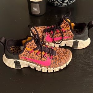 Nike Leopard + hot pink Bandier edition